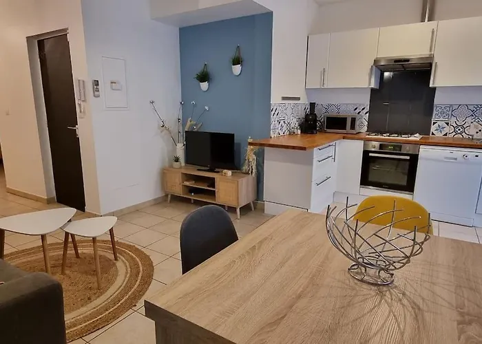 Agreable Appartement Avec 2 Places De Parking Dans Le Garage