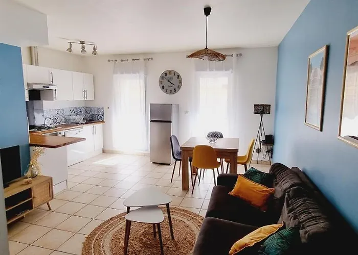 Agreable Appartement Avec 2 Places De Parking Dans Le Garage