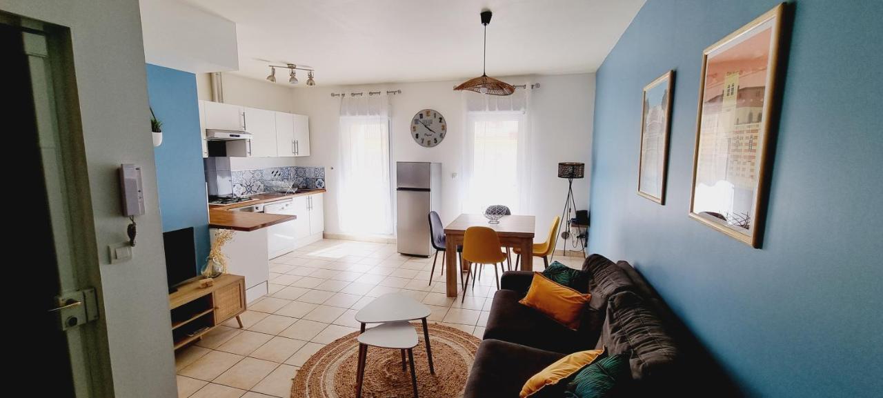 Agreable Avec 2 Places De Parking Dans Le Garage Apartment *