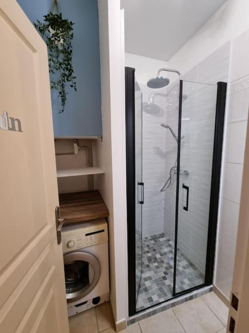 Agreable Avec 2 Places De Parking Dans Le Garage Apartment Béziers