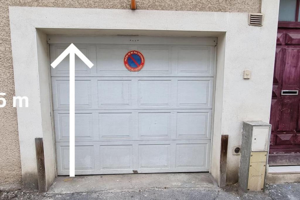 Agreable Avec 2 Places De Parking Dans Le Garage Apartment Béziers